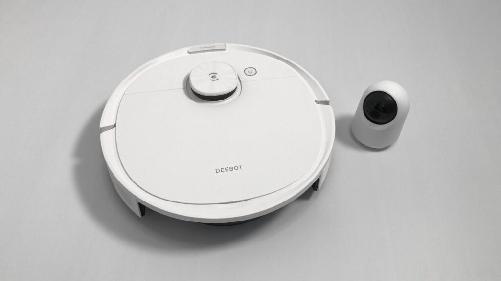 ロボット掃除機と見守りカメラ