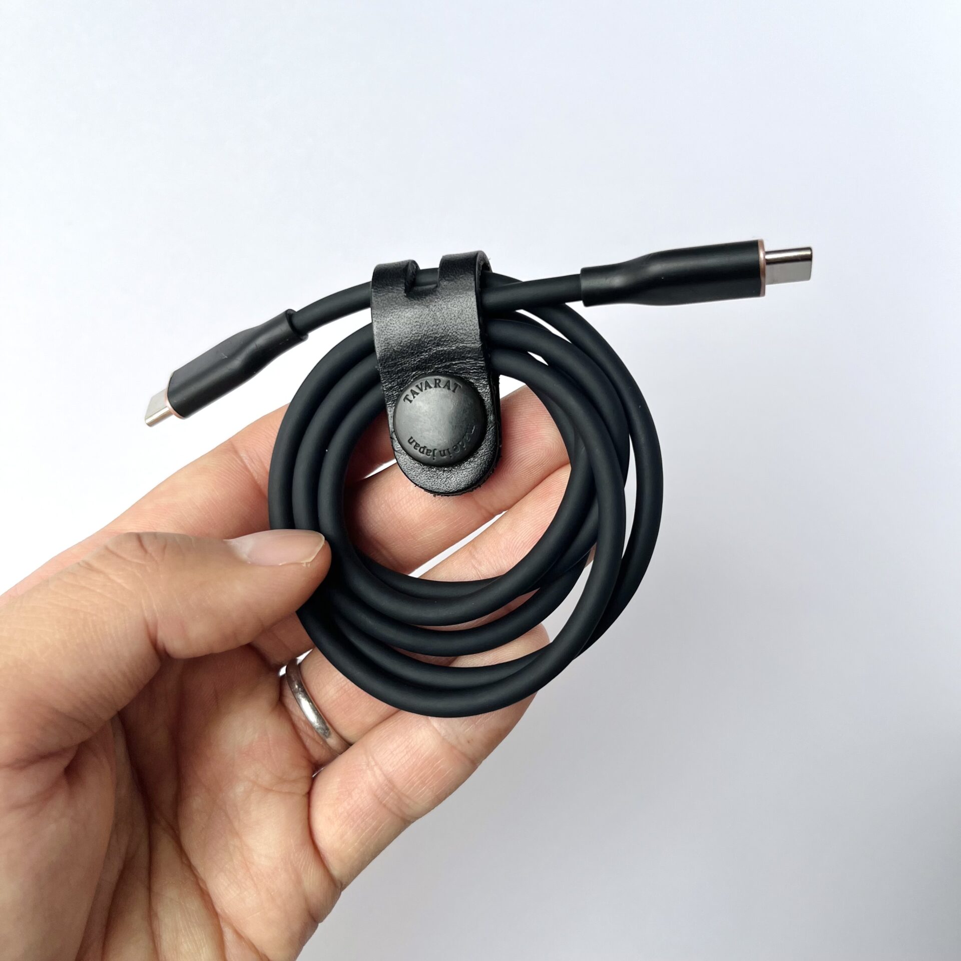 PowerLine III Flow USB-C & USB-C ケーブルとタバラットのケーブルタイ