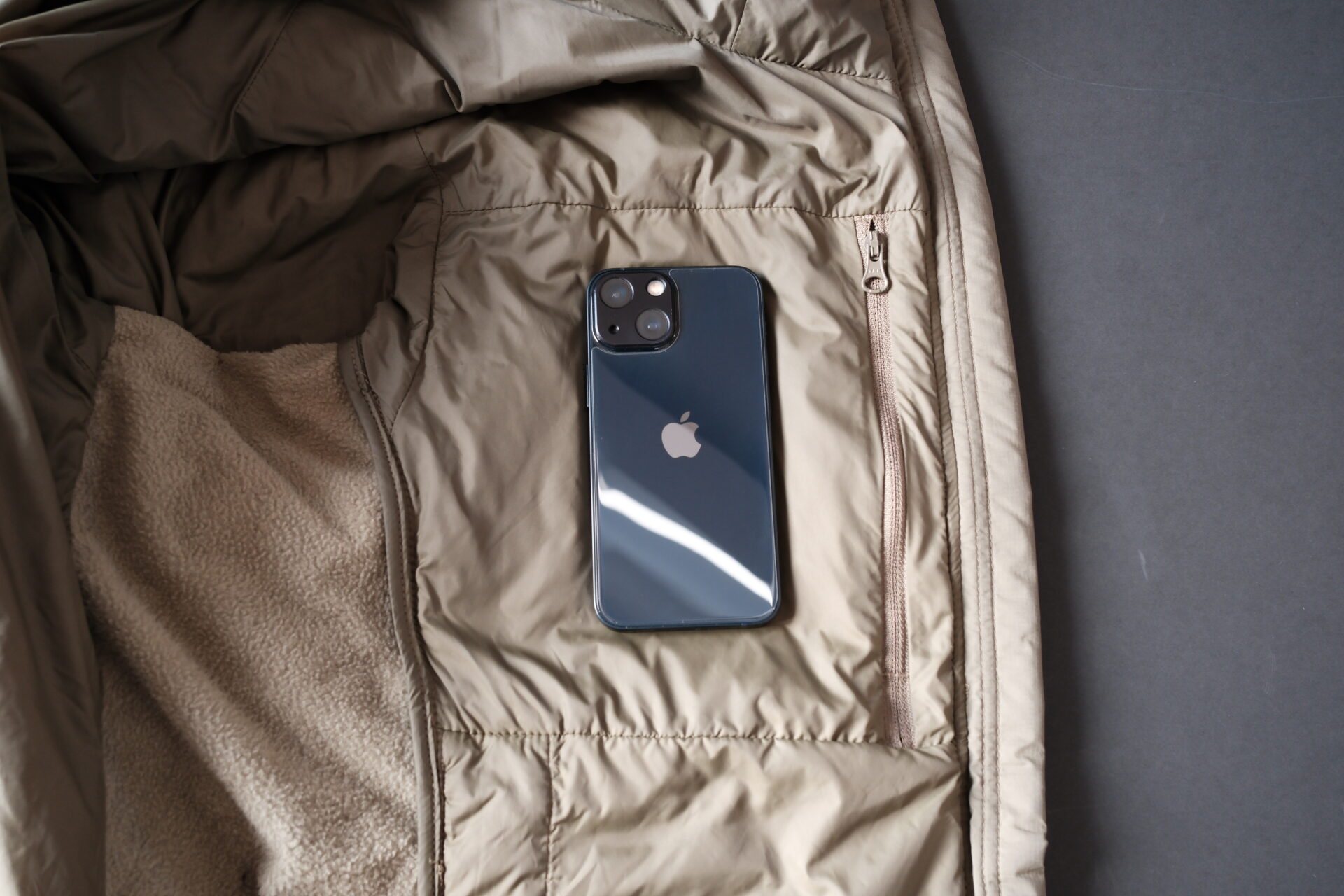 NORRONA femund thermo60 Zip Hoodの内ポケットのサイズ感