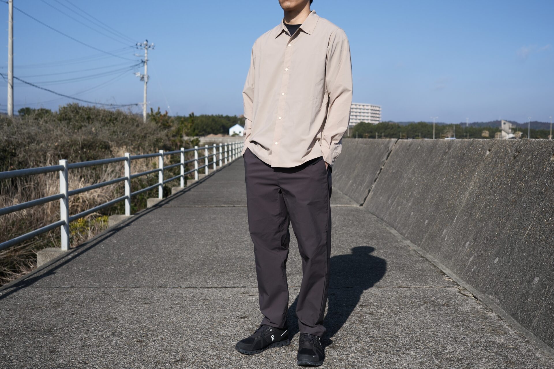 山と道　ULシャツ サンドカラー　コーデ　