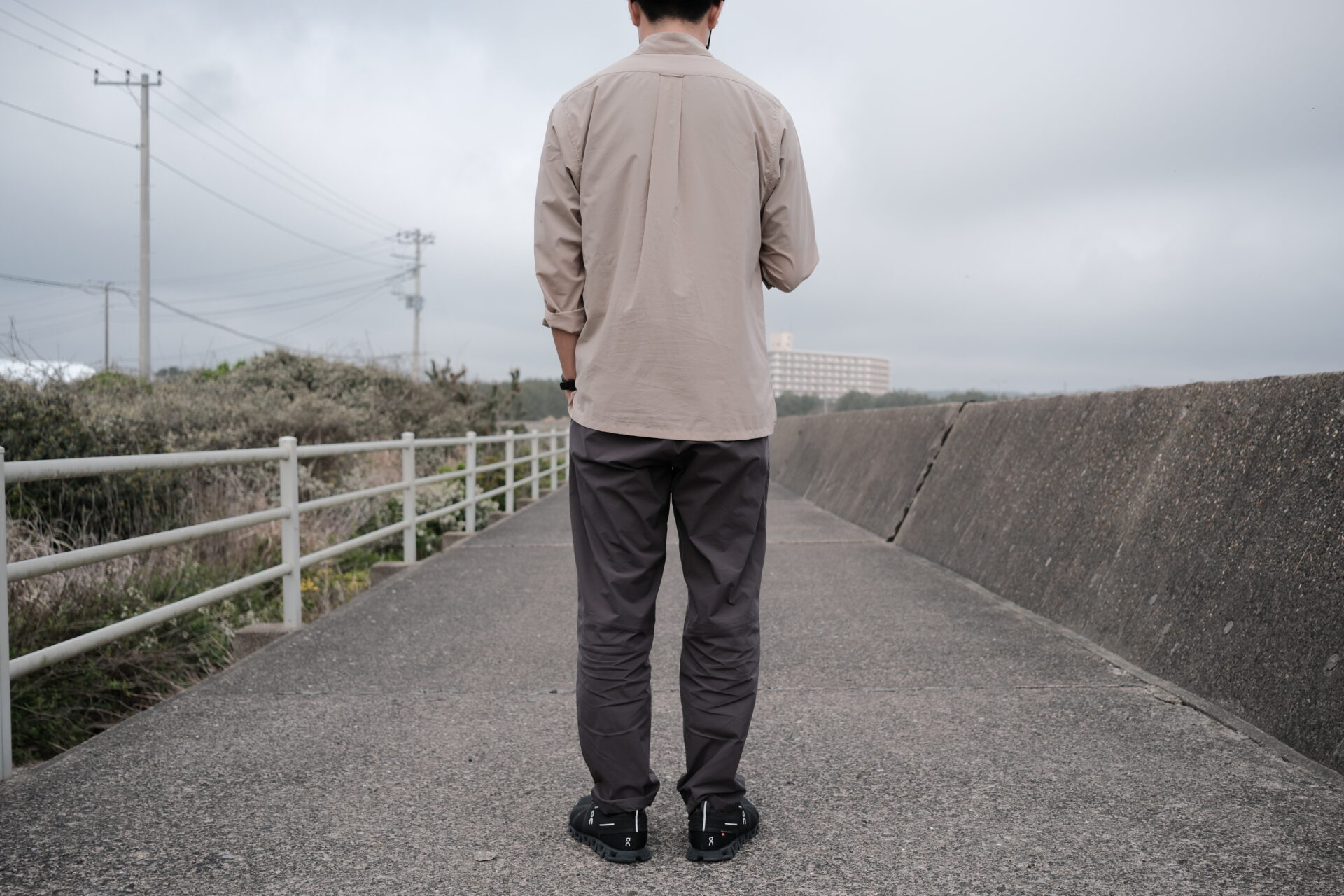 STATIC DRIFTER LT PANTSのコーデ後ろから