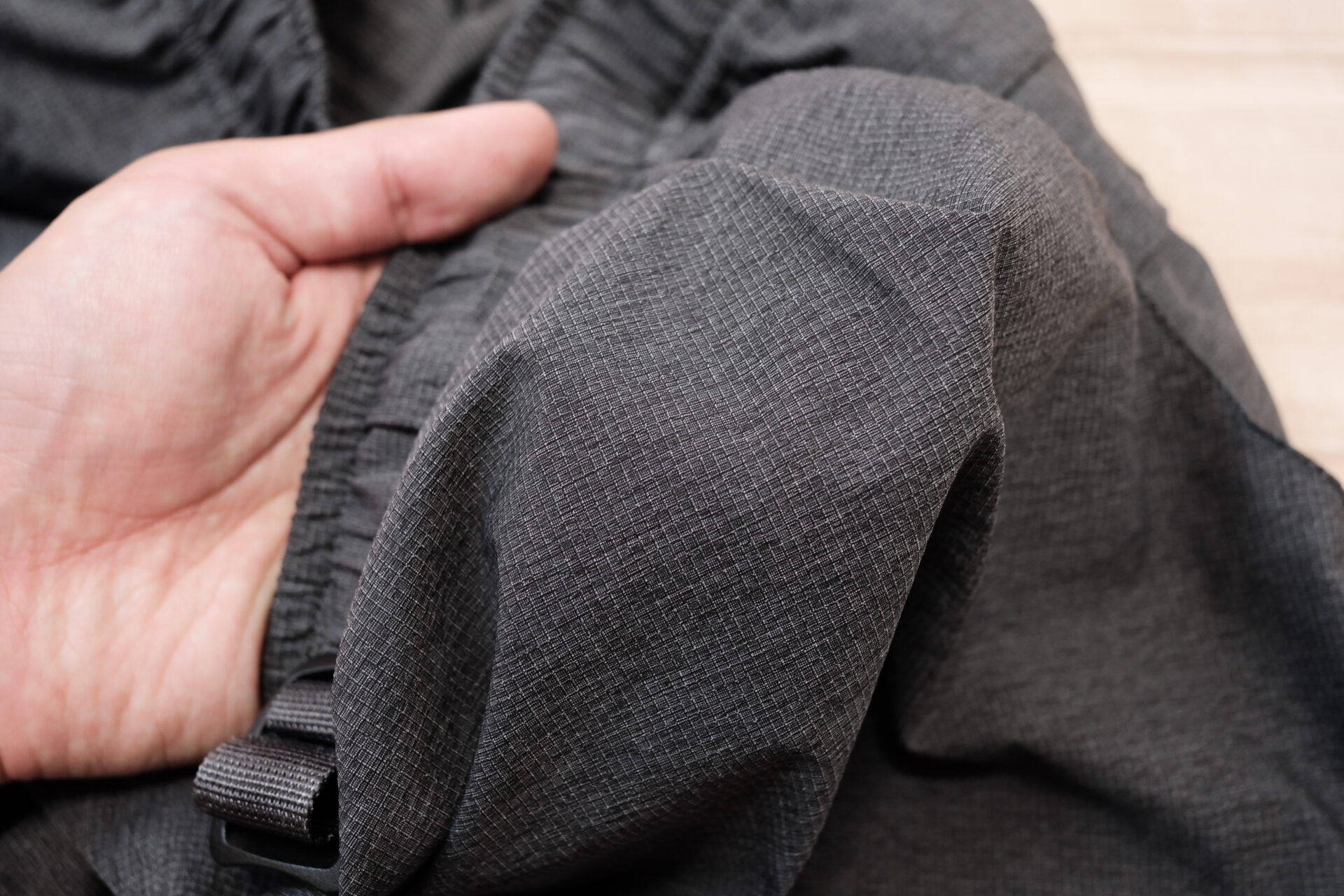 山と道 Light 5-Pocket Wide Pants　素材感
